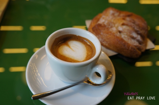 Italy coffee culture_ caffè macchiato.jpg